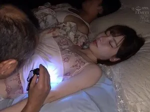 Anh công nhân si mê bộ ngực khủng của em Hikaru Nagi