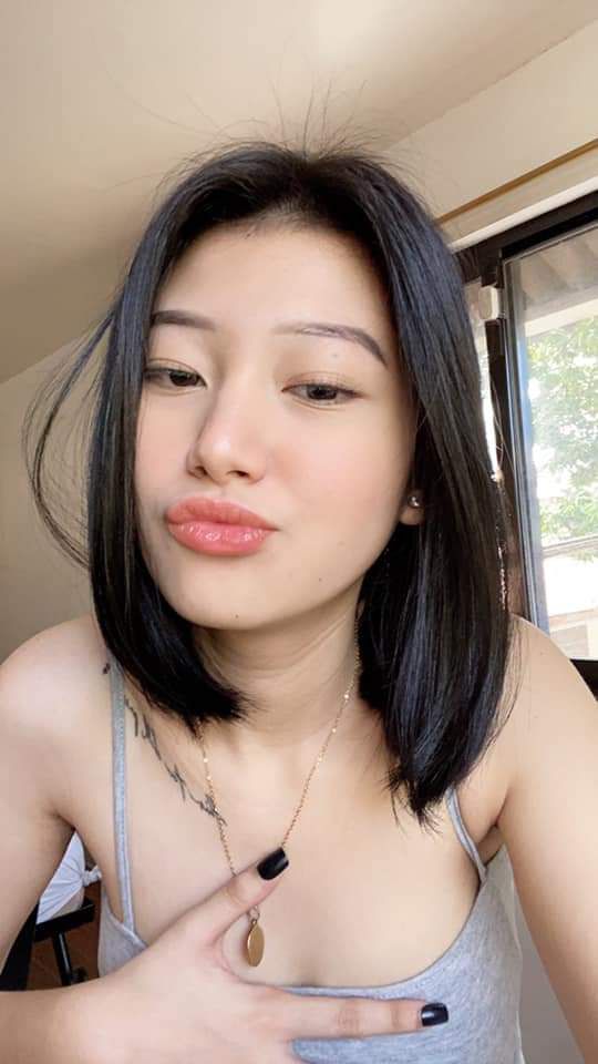 Nữ y tá lành nghề giúp bệnh nhân xuất tinh